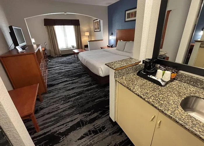 Baymont By Wyndham Hotel