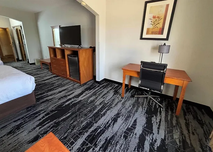 Baymont By Wyndham Hotel Marion